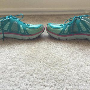 Brooks Pure Flow Running Shoes Size Size 6.5-7 (Women's) or 5.5 (Youth)